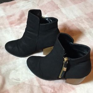 Qupid black zip Fashion boots womens size 6